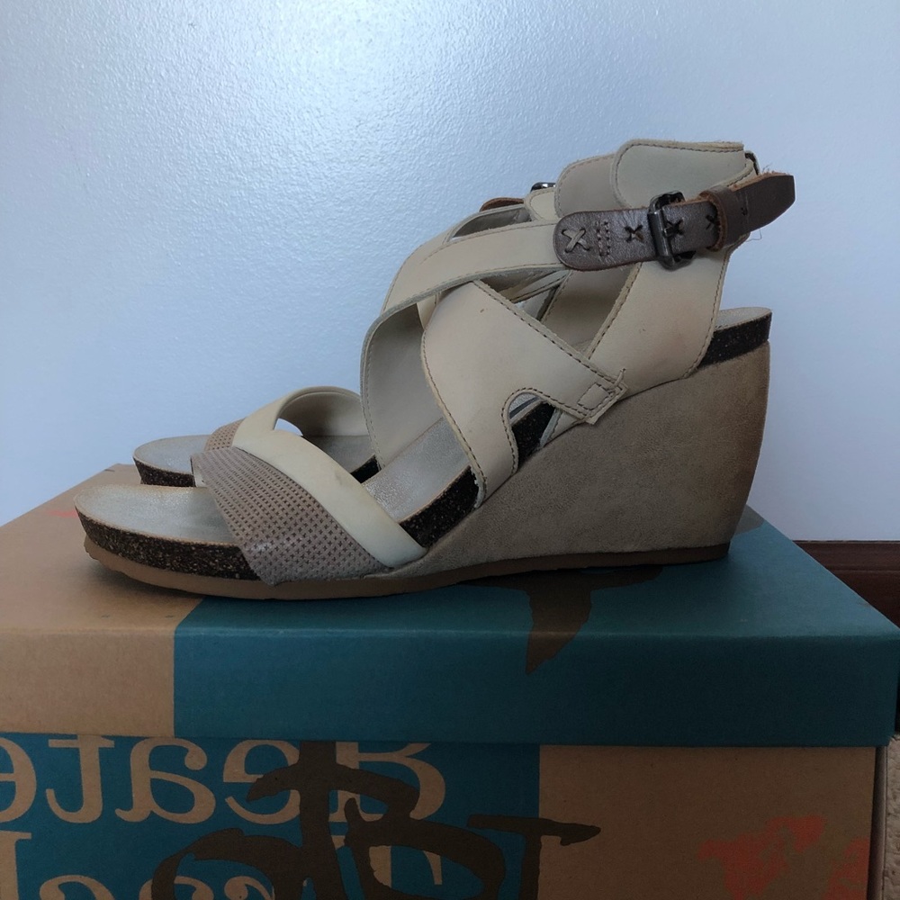 OTBT Wedge Sandals sz8